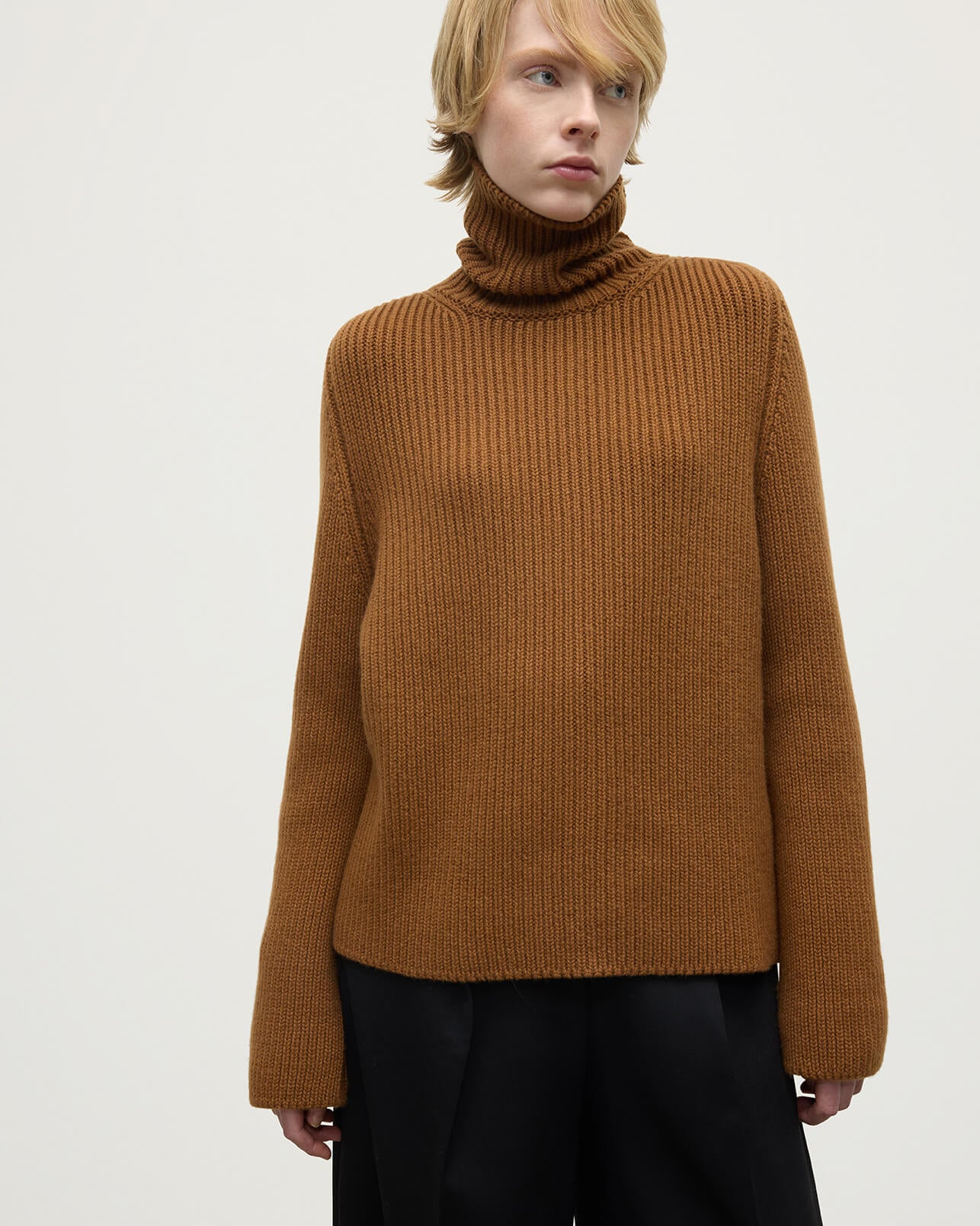 Roll-Collar Camel Cashmere Jumper - 5