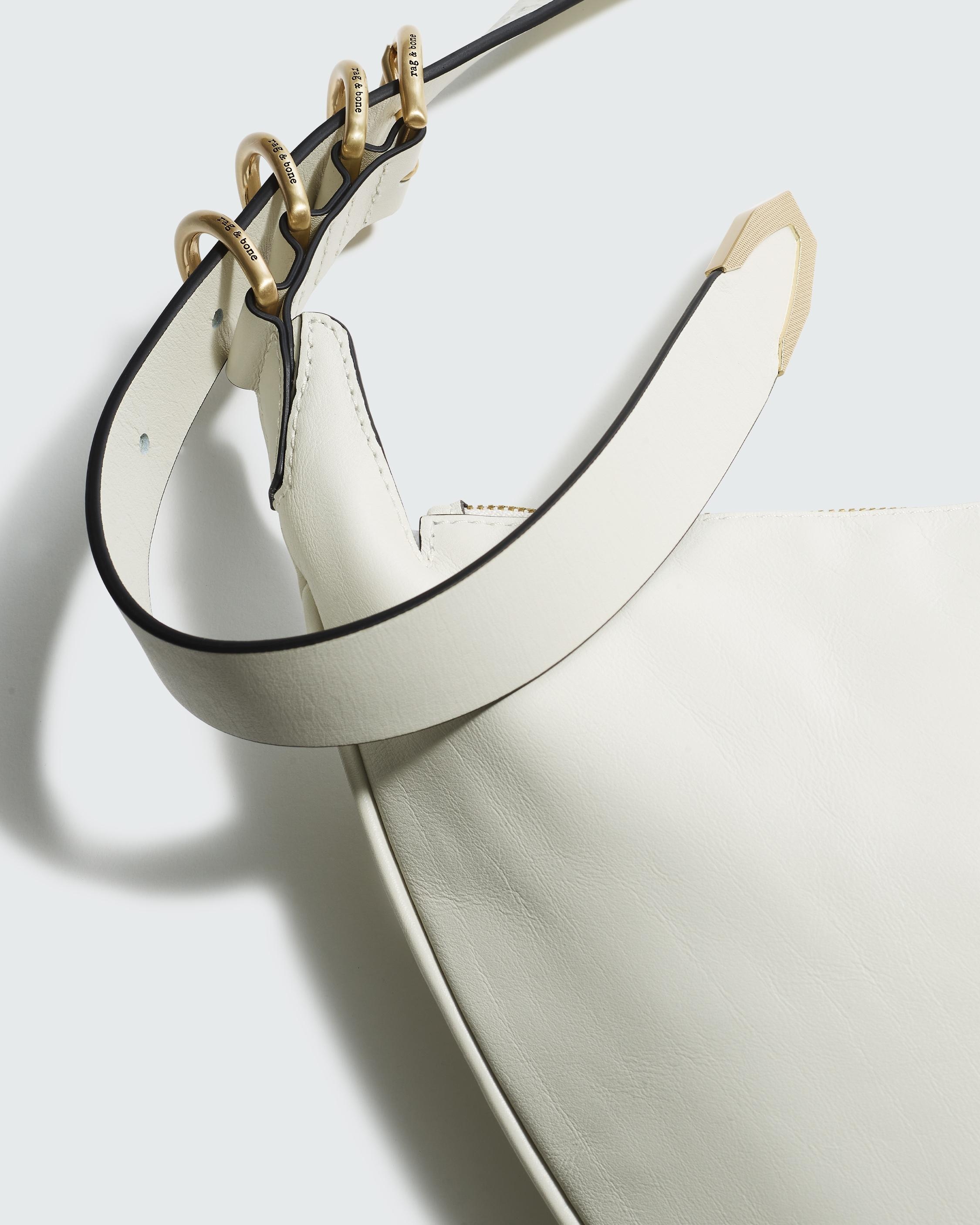 Spire Shoulder Bag - Leather
Medium Shoulder Bag - 6