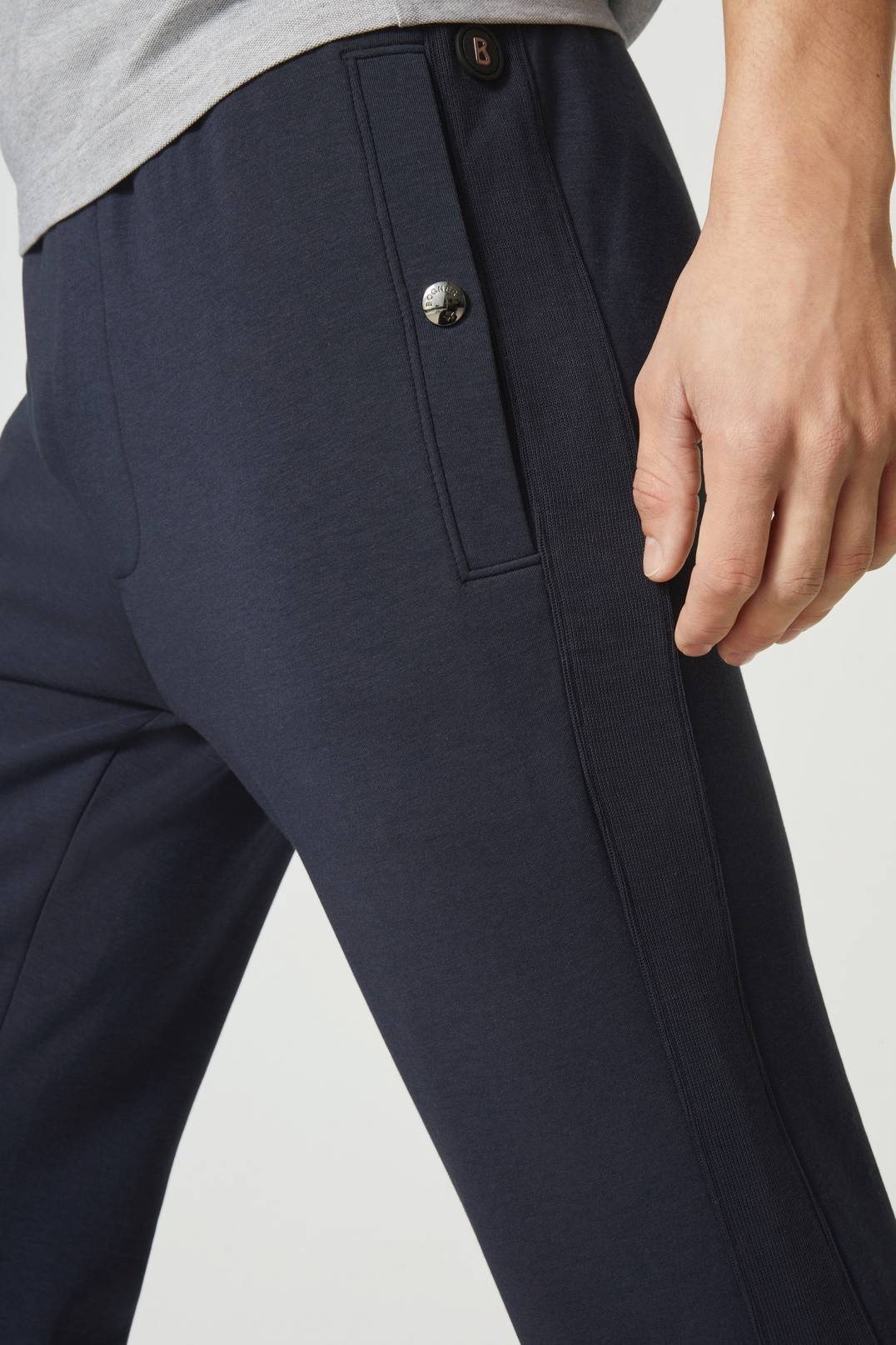 LIEV JOGGING TROUSERS IN NAVY BLUE - 4