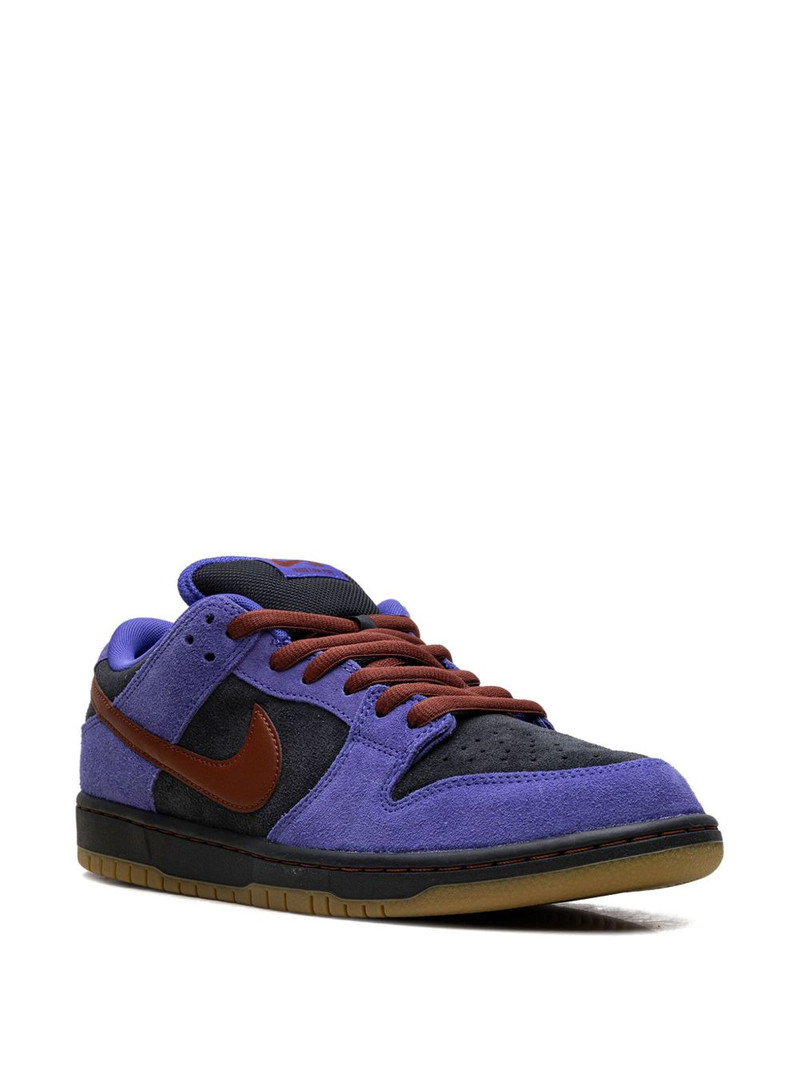 Nike SB Dunk Low Pro skate sneakers outlook