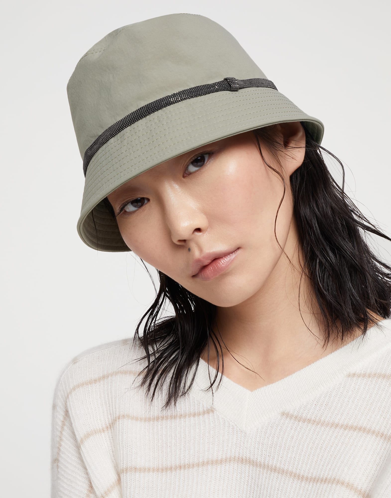 Techno canvas bucket hat with shiny band - 3