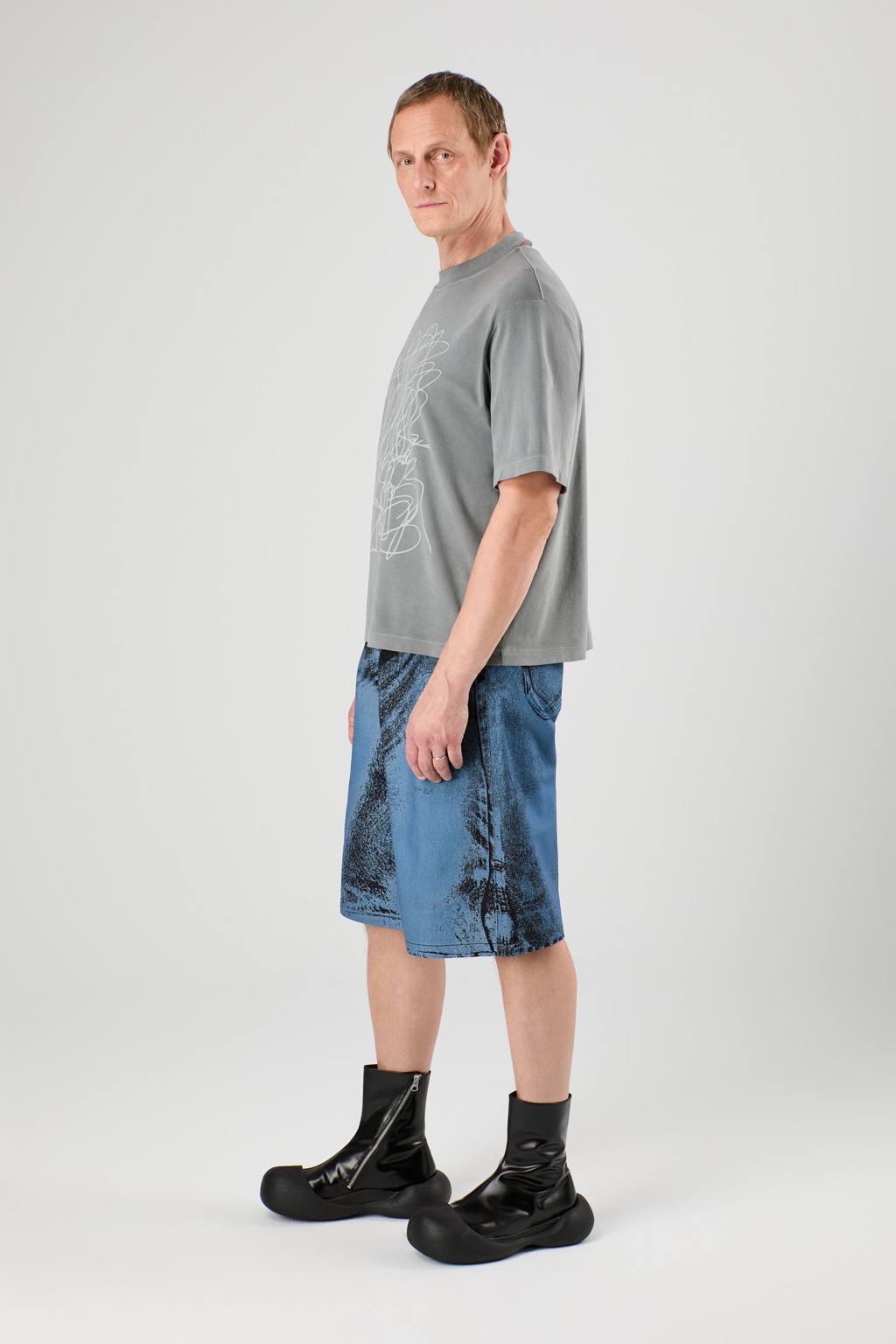 Dark Blue-Black Distorted Print Denim Shorts - 4