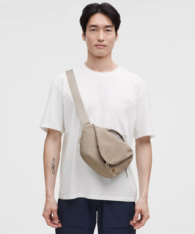 Curved Crossbody Bag 3L 7