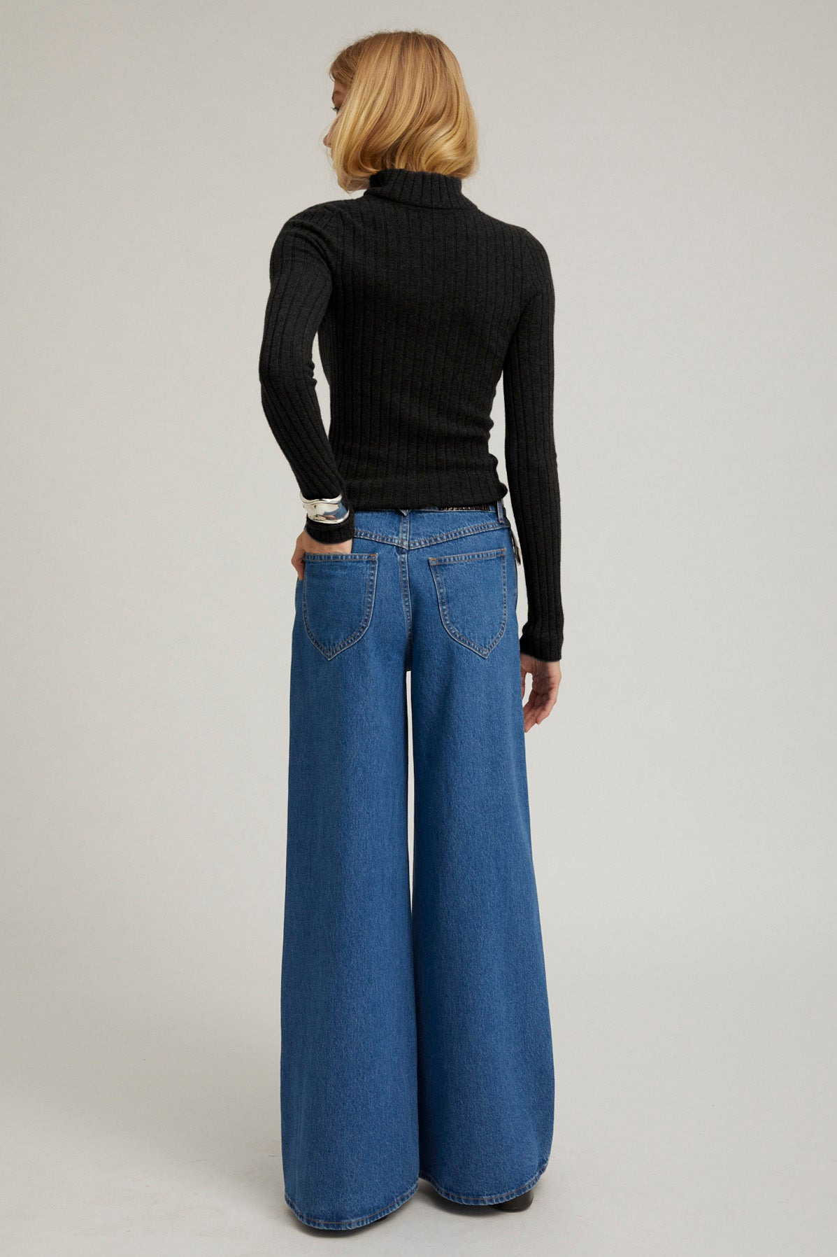 BLACK HEAVY CASHMERE MOCK NECK - 4
