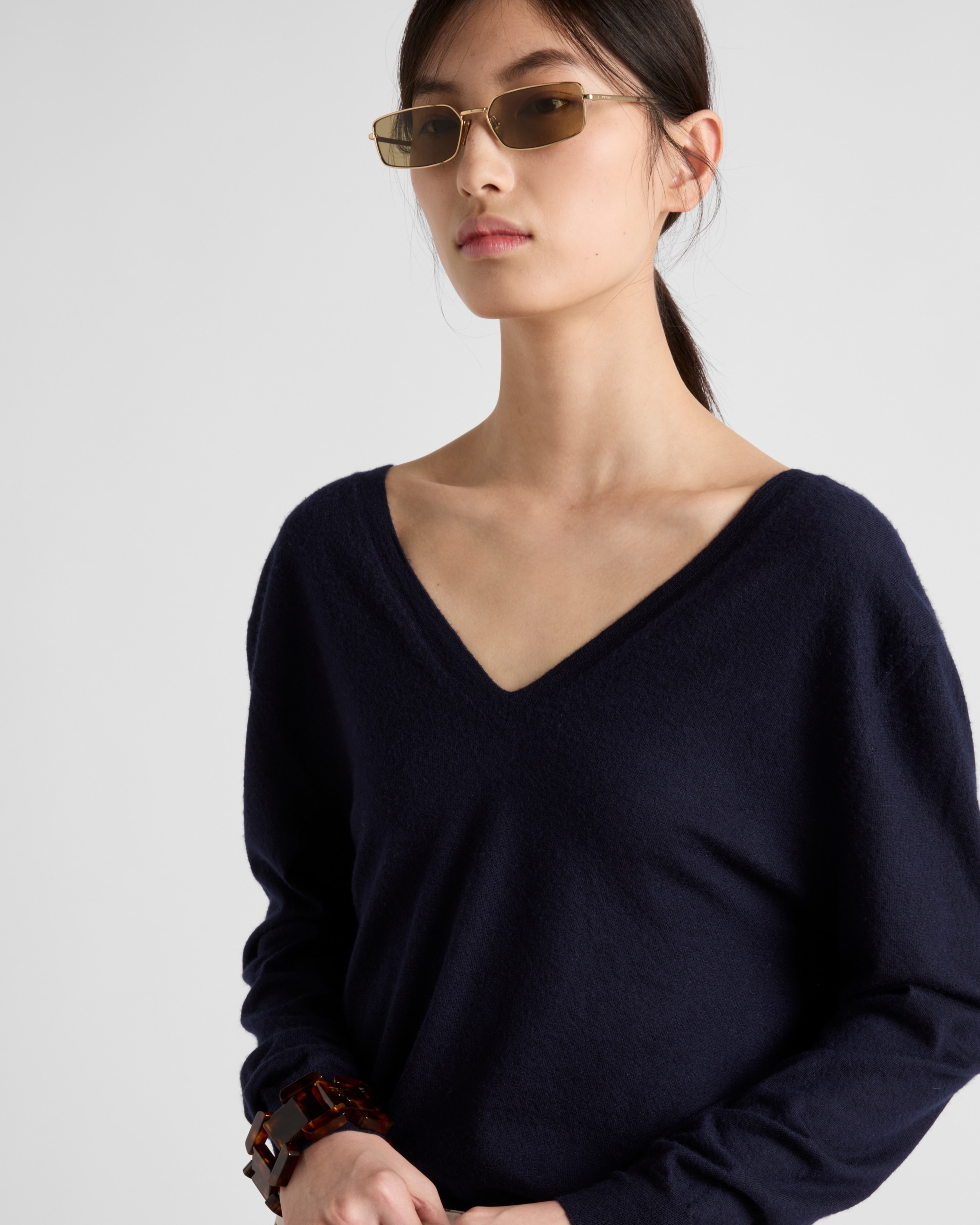 V-neck cashmere sweater - 3