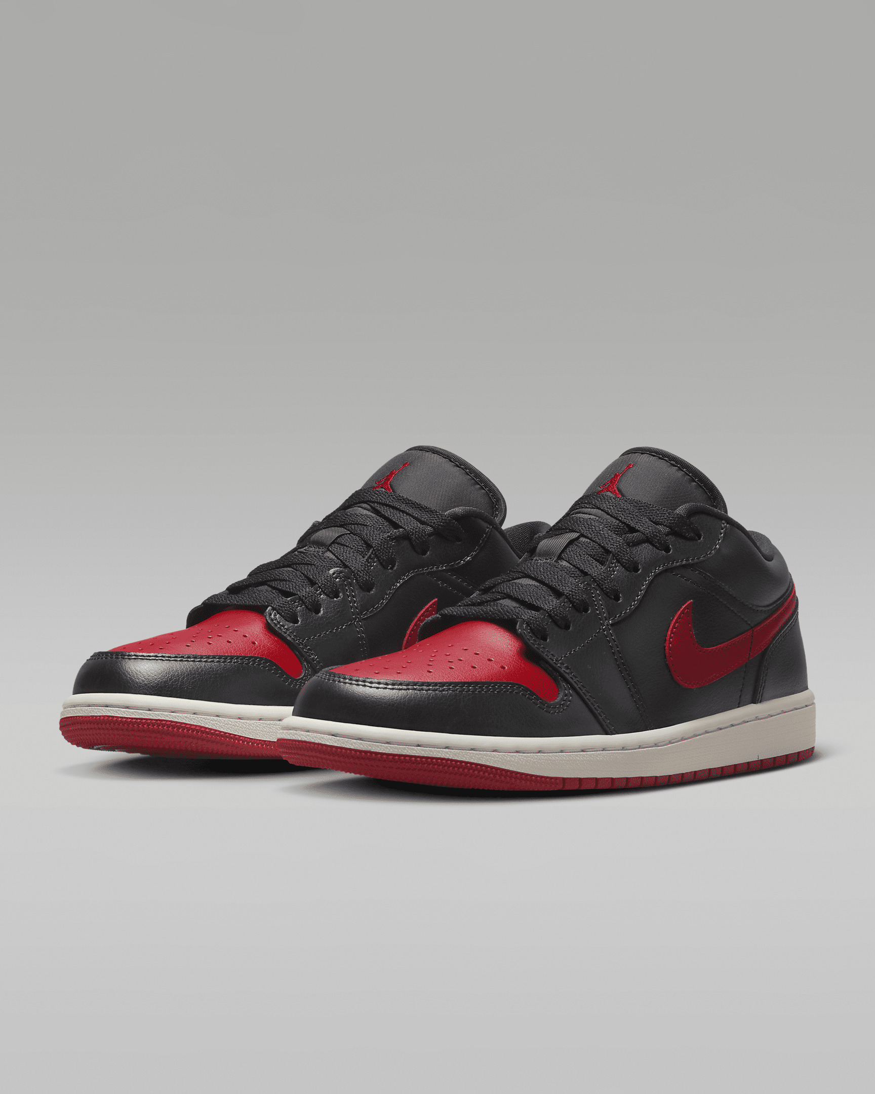 Air Jordan 1 Low Women's Shoes - 5