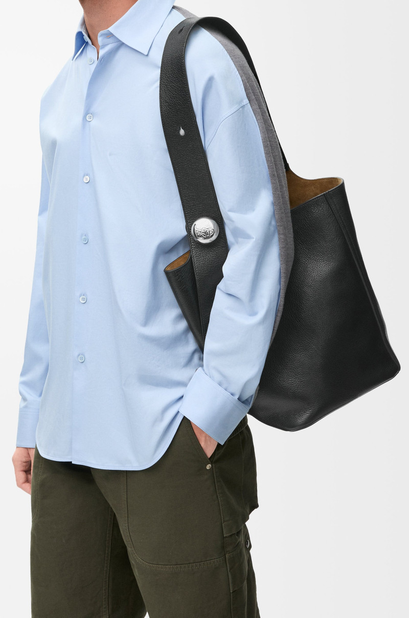 Loewe Large Pebble bucket in supple grained calfskin outlook