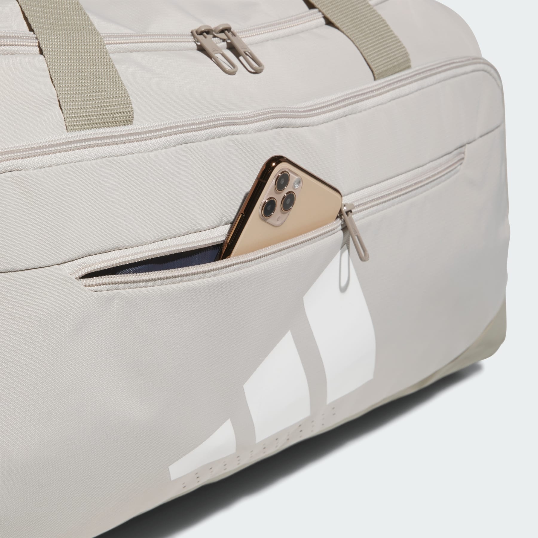 Defender 5 Medium Duffel Bag - 3