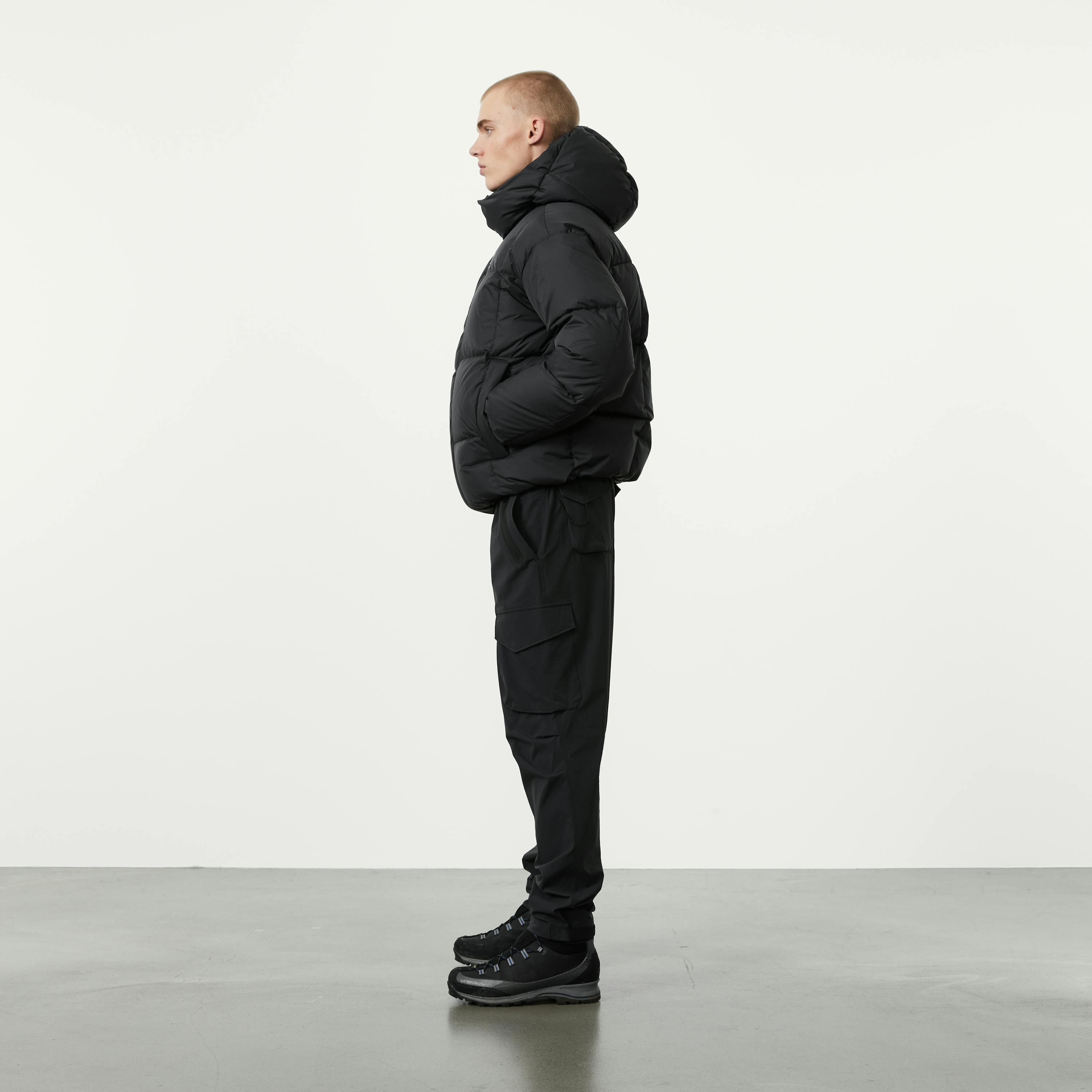 Dyngja Down Jacket (Unisex) - 10