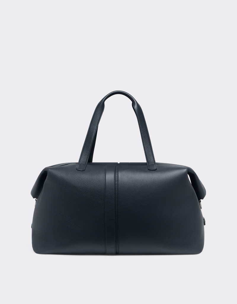 Duffle bag in tumbled leather 5