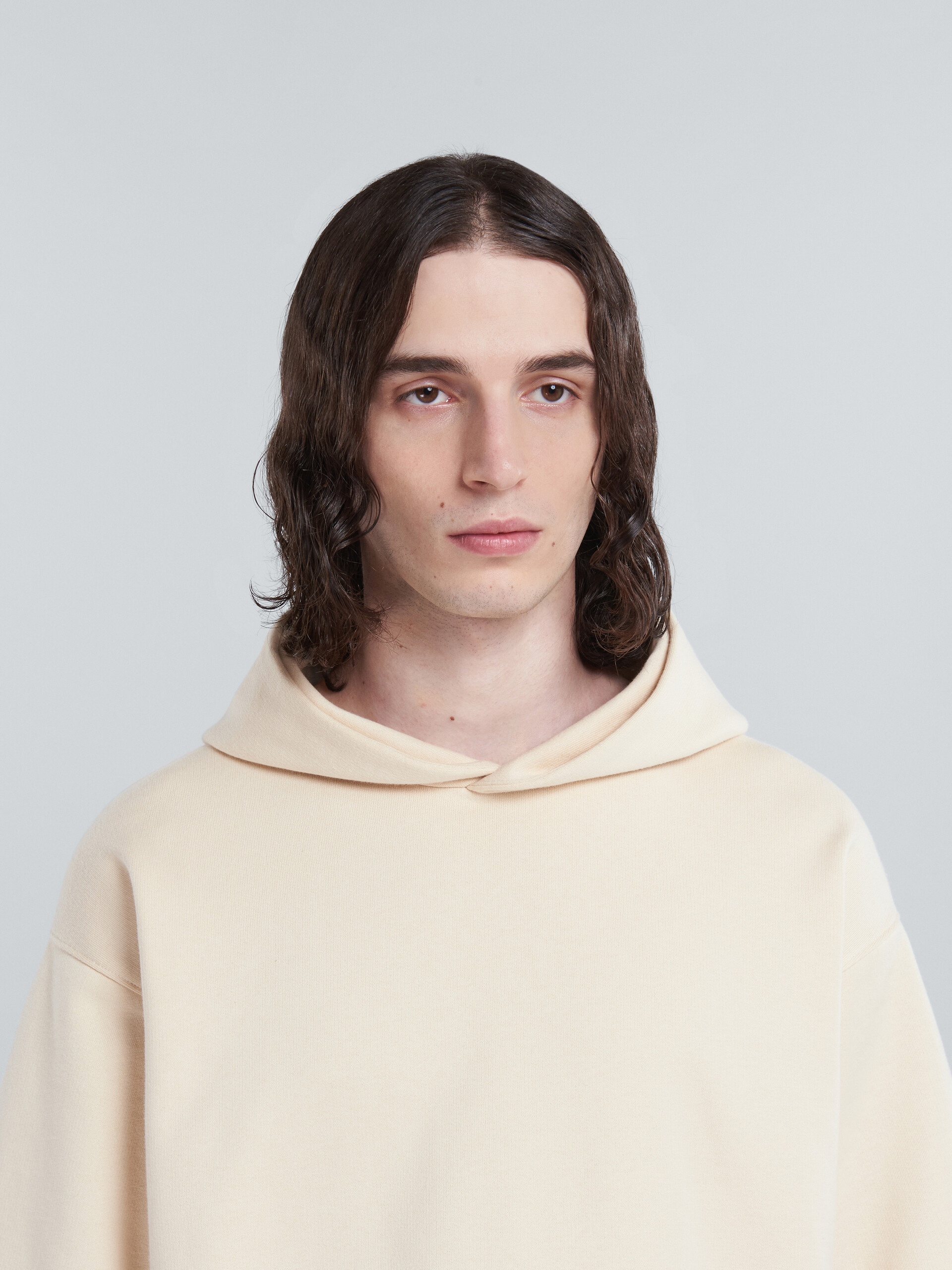WHITE COTTON SWEATSHIRT WITH CONTRASTING SLEEVES - 4