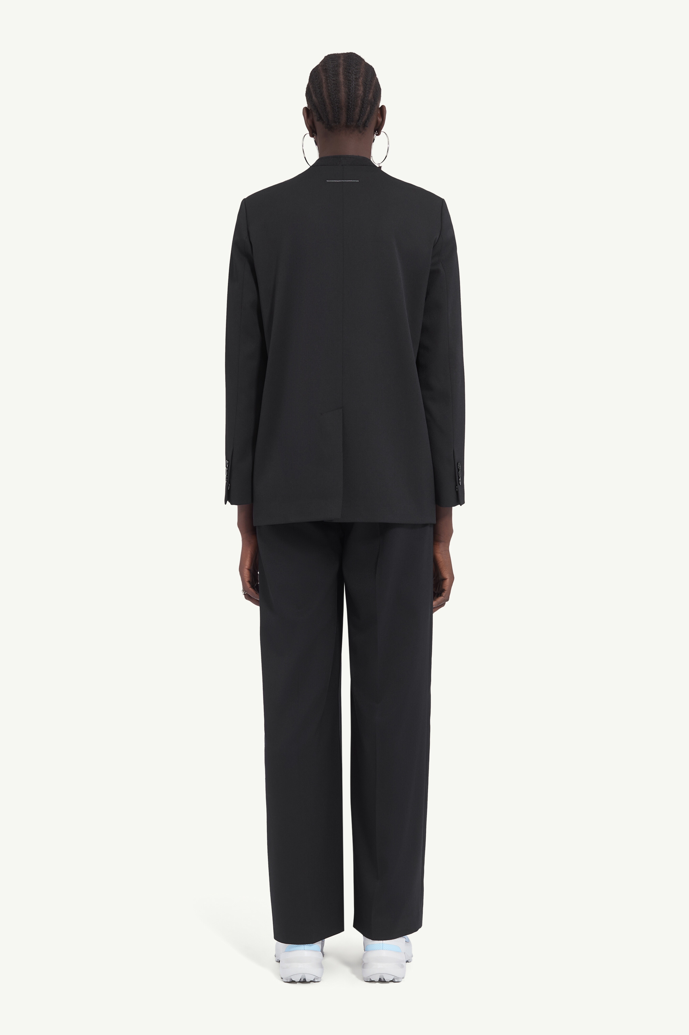 Collarless suit jacket - 4