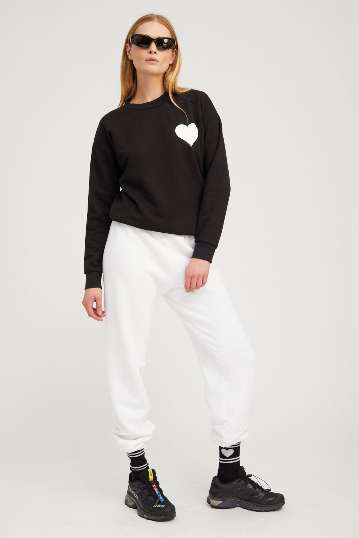 BLACK HEART SWEATSHIRT - 6