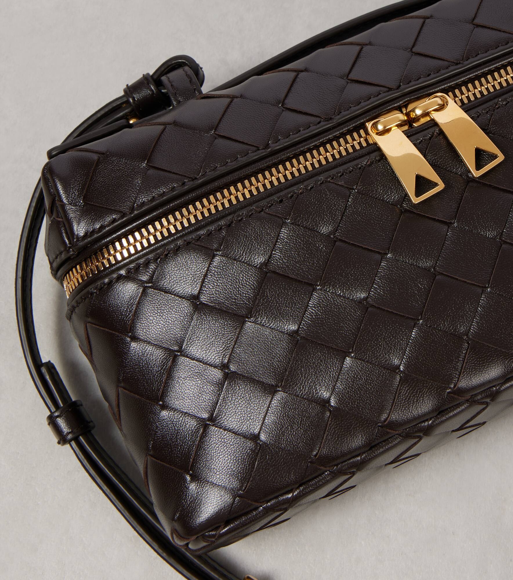 Bang Bang Intrecciato leather vanity bag - 6