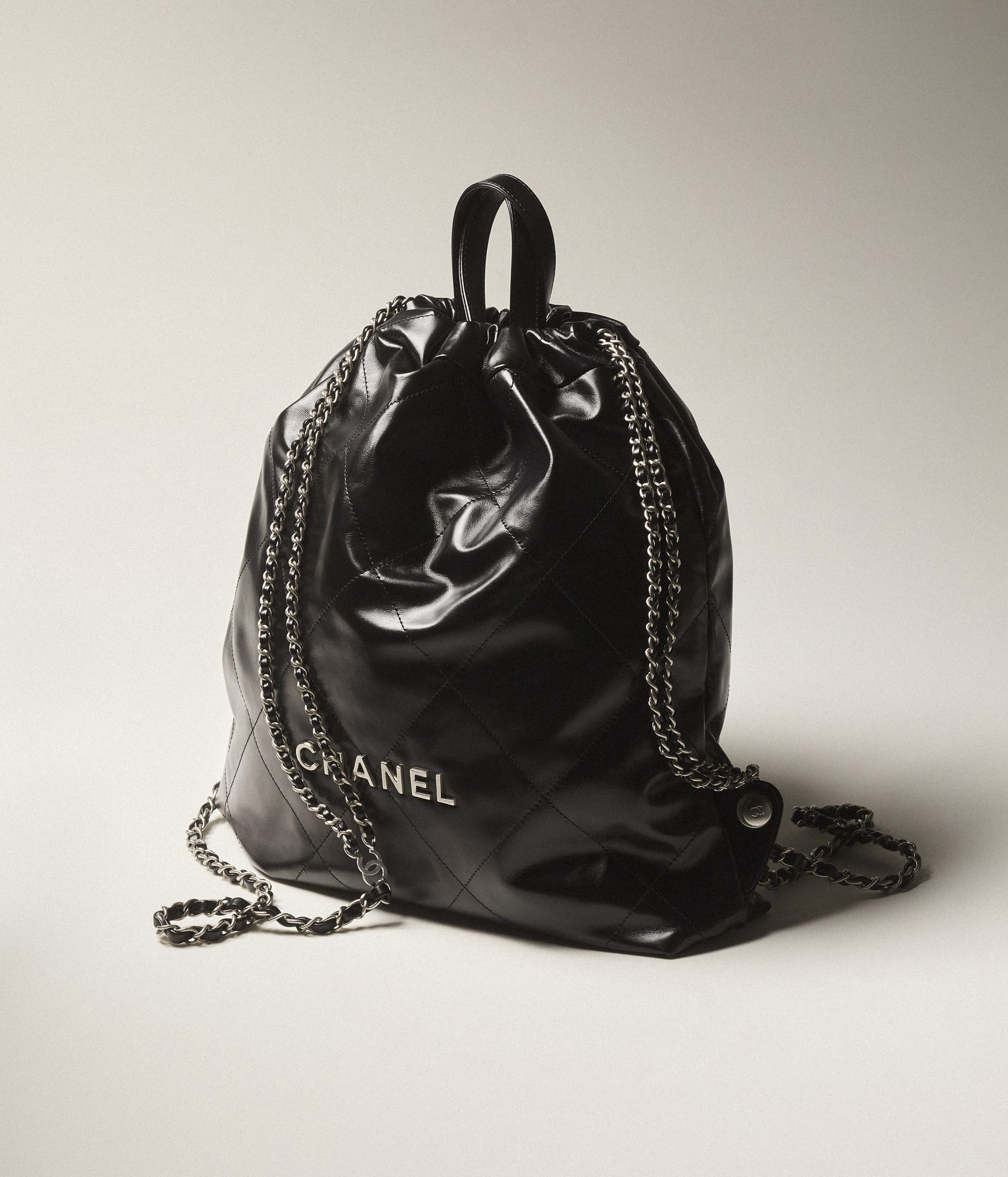 CHANEL 22 Backpack - 2