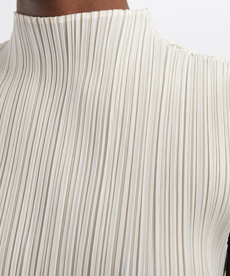 MONTHLY COLOURS: AUGUST Pleated Sleeveless Top 5