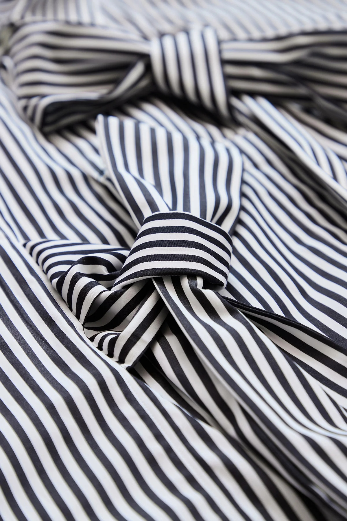 Comme Des Garcons Homme Plus Pinstripe Shirt With Bows White - 3