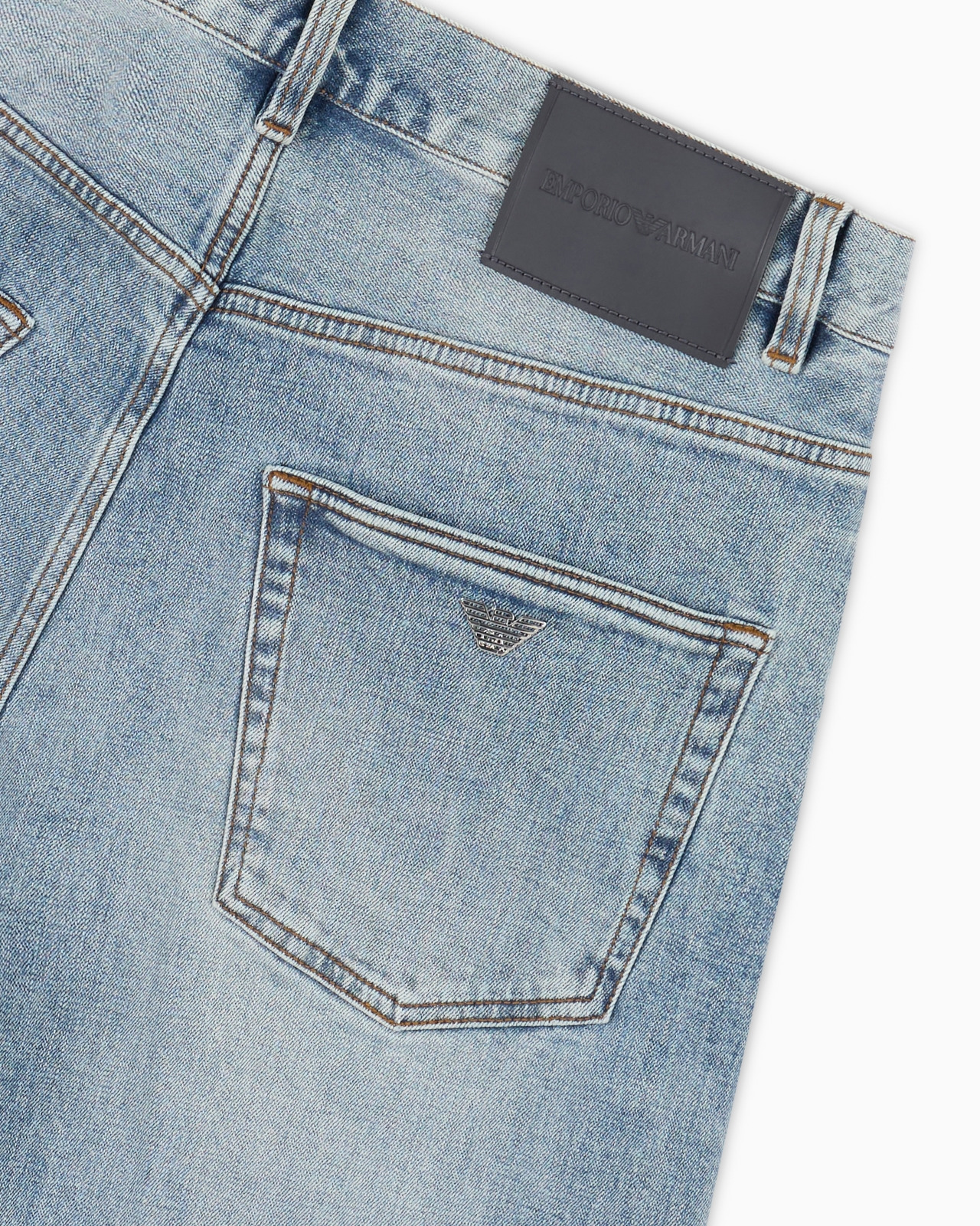 J74 Loose-fit, stone-washed denim jeans with 3D ribs - 6