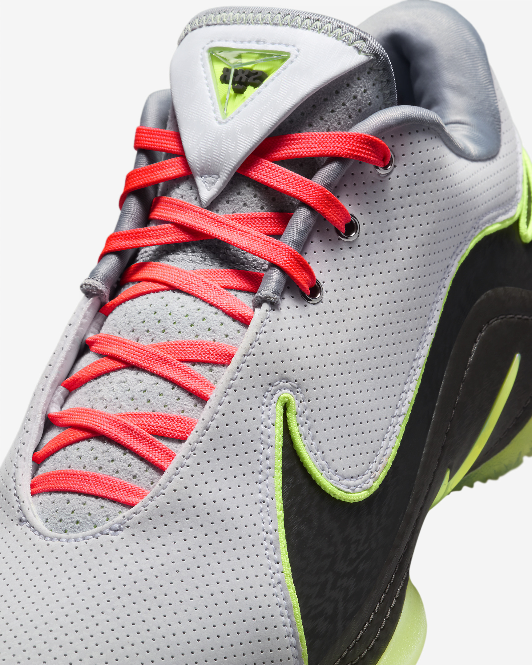 LeBron XXII Basketball Shoes - 7