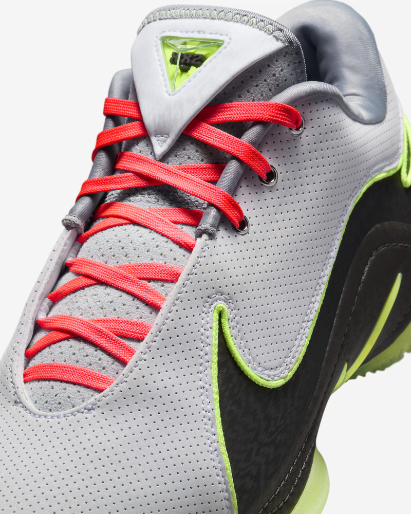 LeBron XXII Basketball Shoes 7