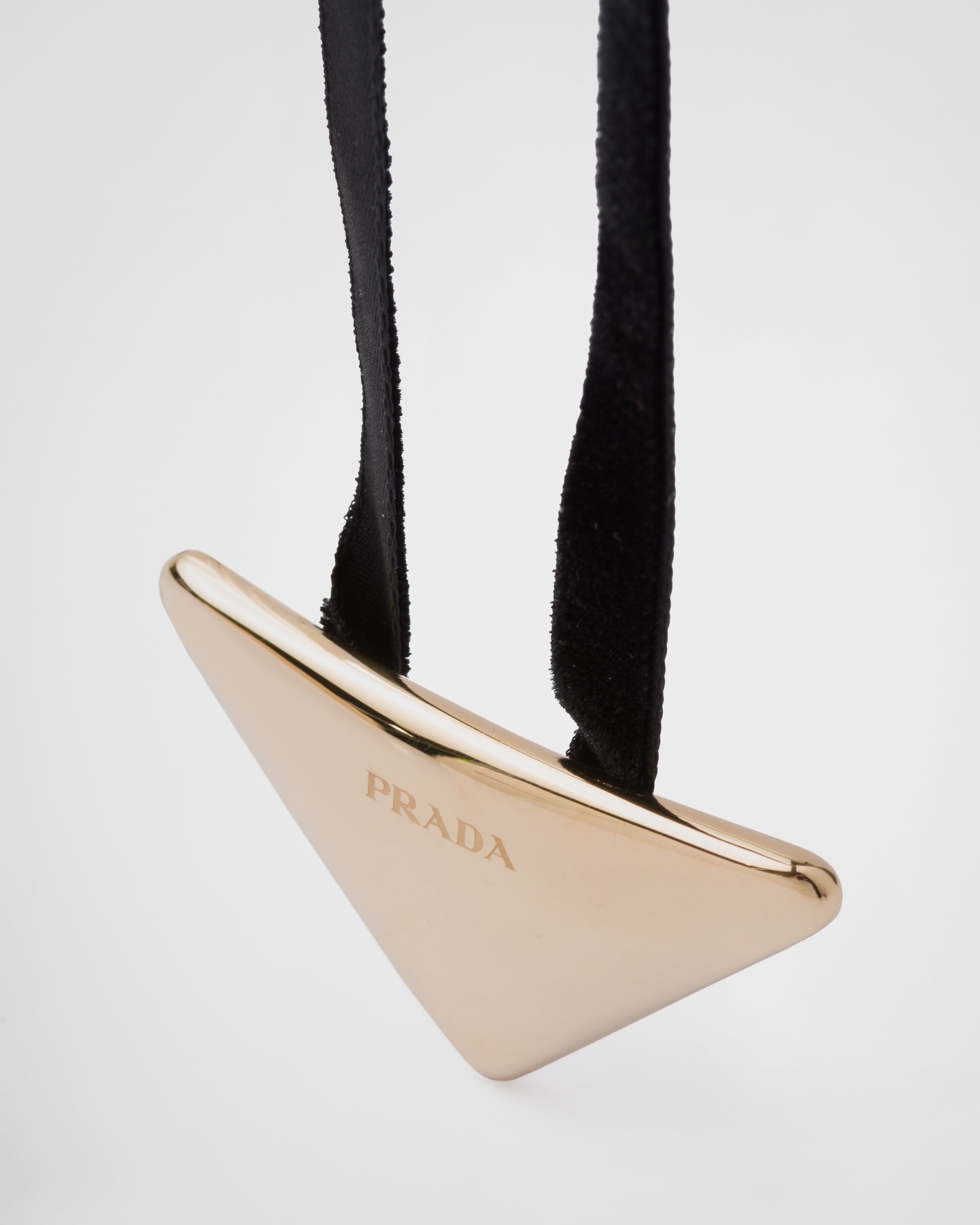 Eternal Gold choker with medium pendant in yellow gold - 3