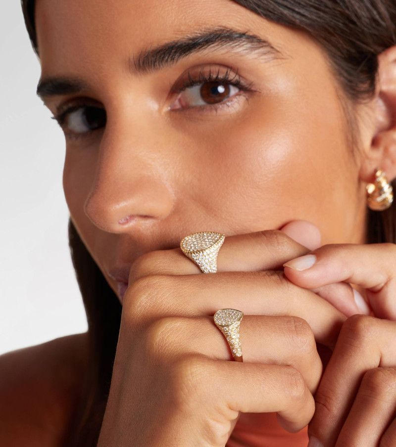 Yvonne Léon Mini 9kt gold ring with diamonds outlook