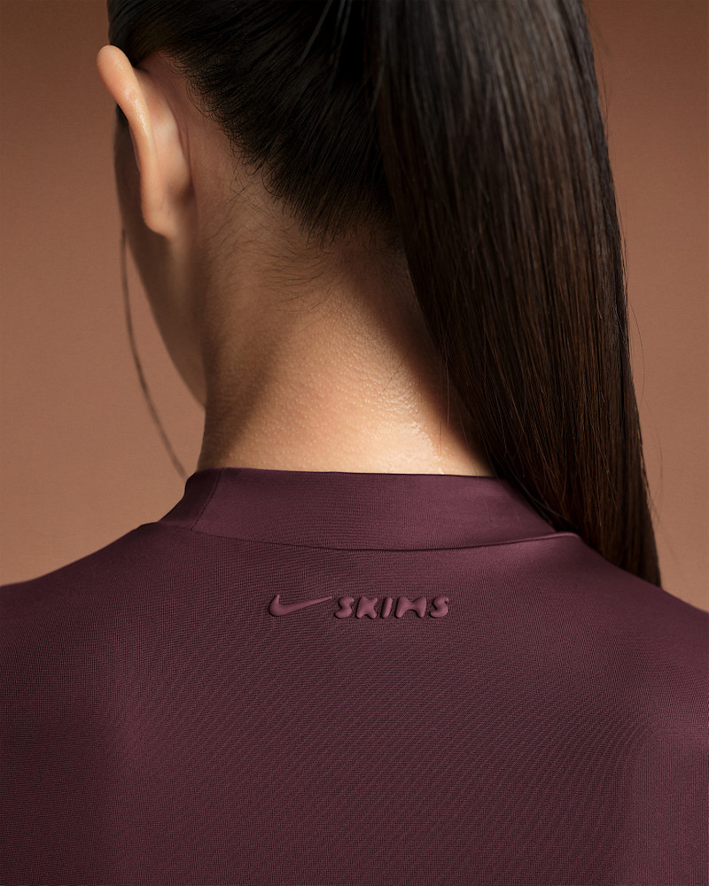 NikeSKIMS Shine Women's Mock-Neck Short-Sleeve Top 6