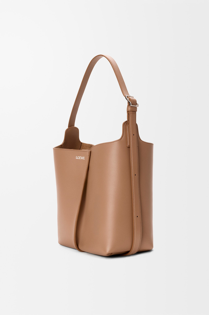 Loewe Medium Bilbao bucket in smooth calfskin outlook