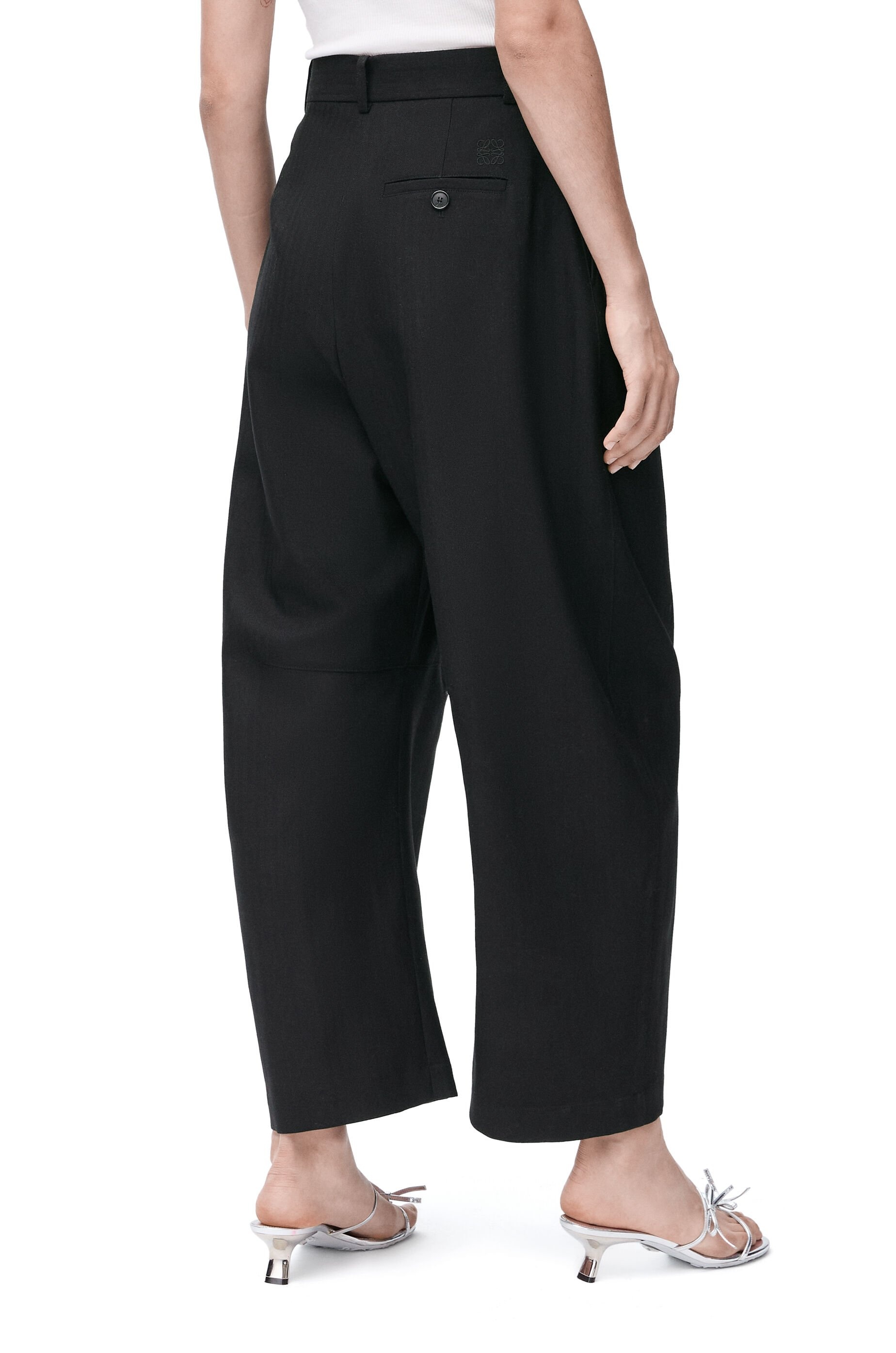 Barrel trousers in wool - 4