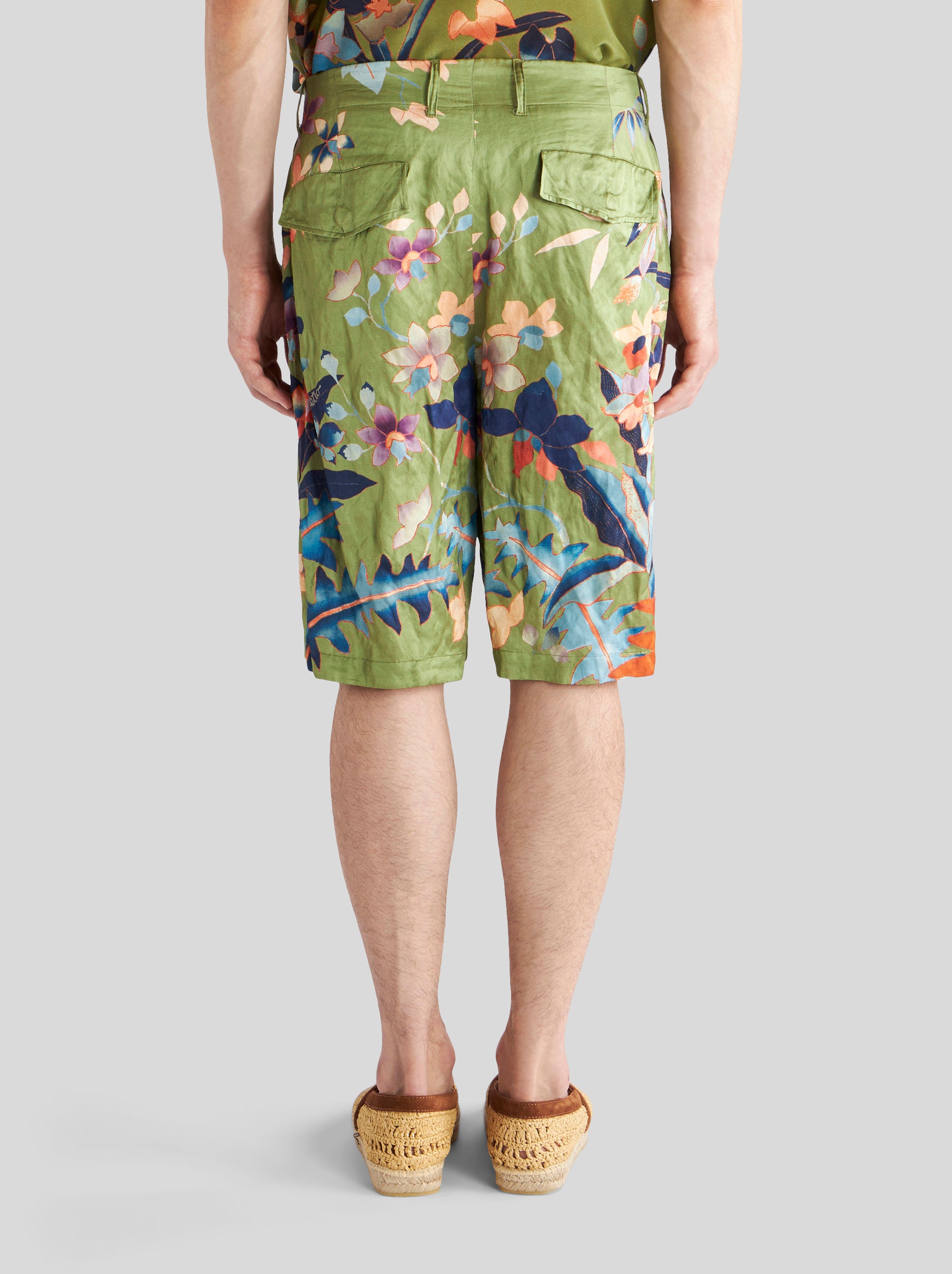 BERMUDAS WITH LEAFY FLORAL PRINT - 4