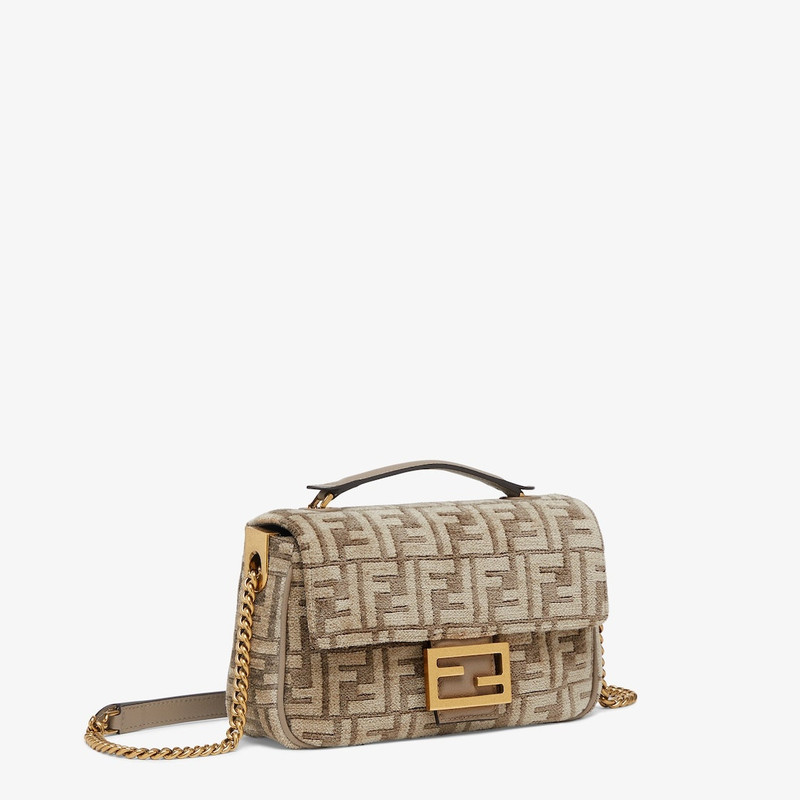 FENDI Baguette Chain Midi outlook