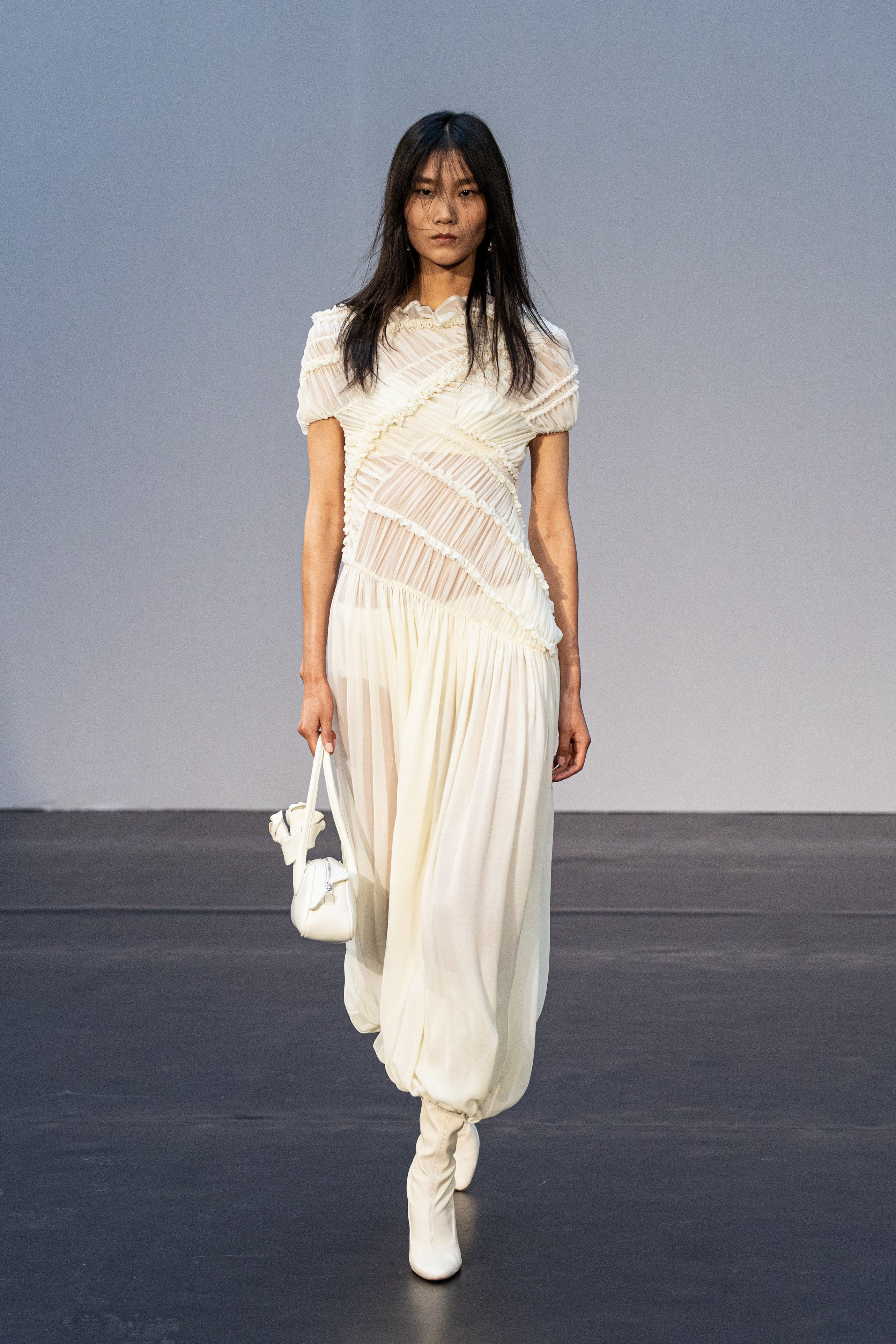 Ruched muslin midi dress in cream - 3