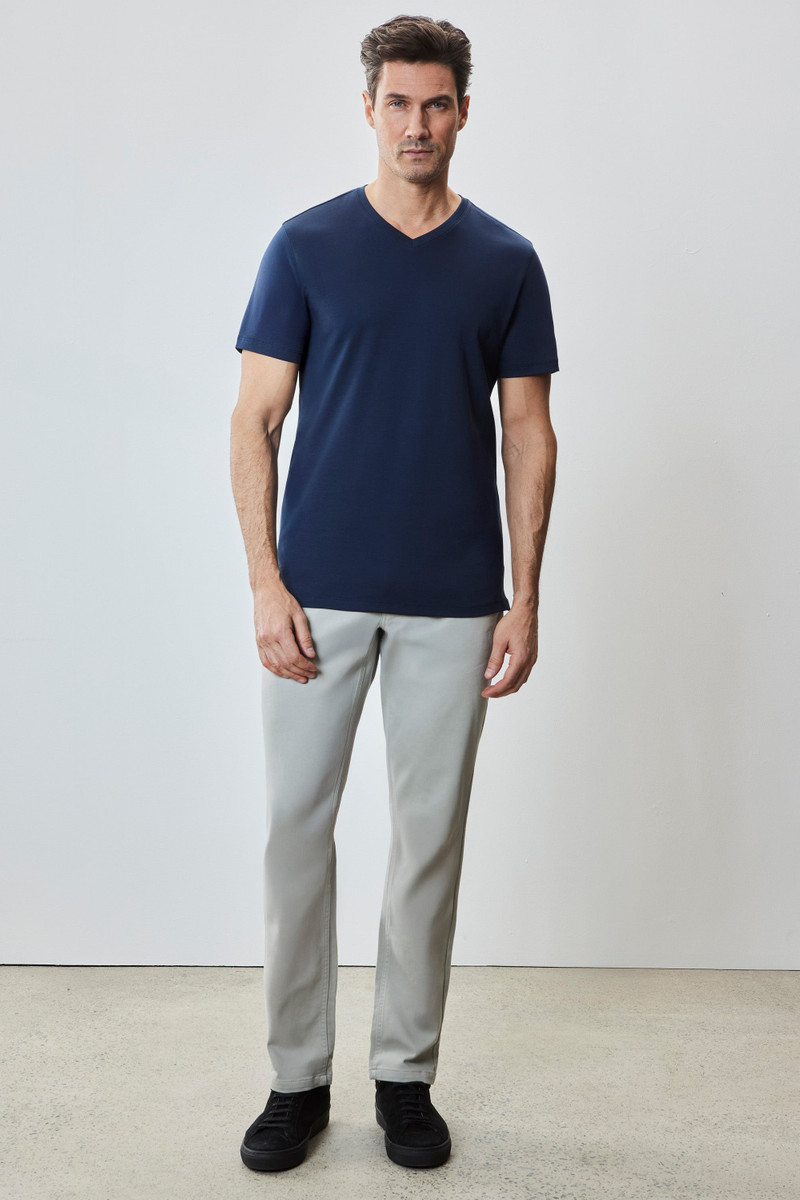 ROBERT BARAKETT The Barakett V Tee outlook