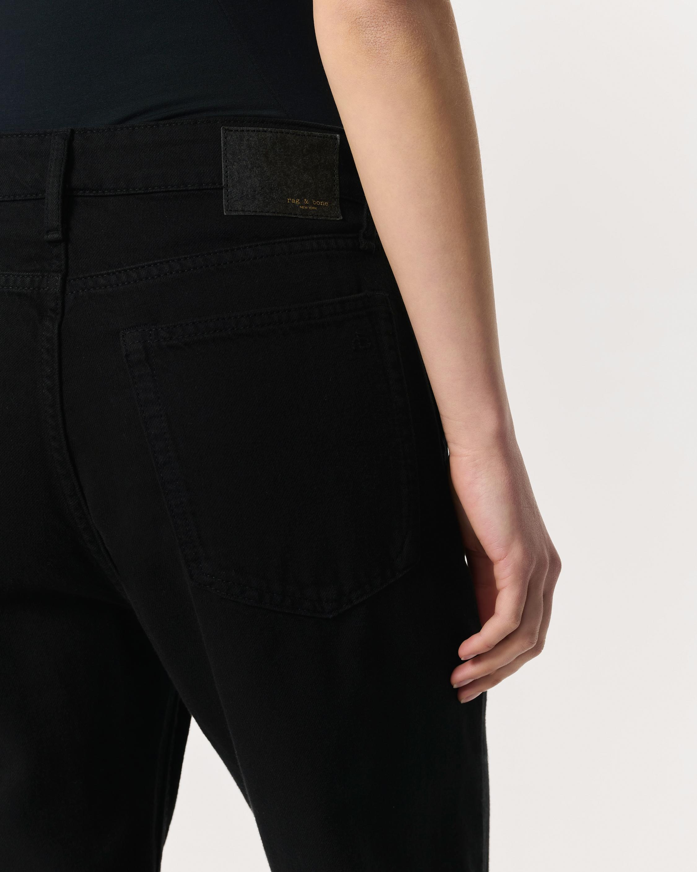 Featherweight Logan Wide-Leg - Black
Mid-Rise Featherweight Jean - 6