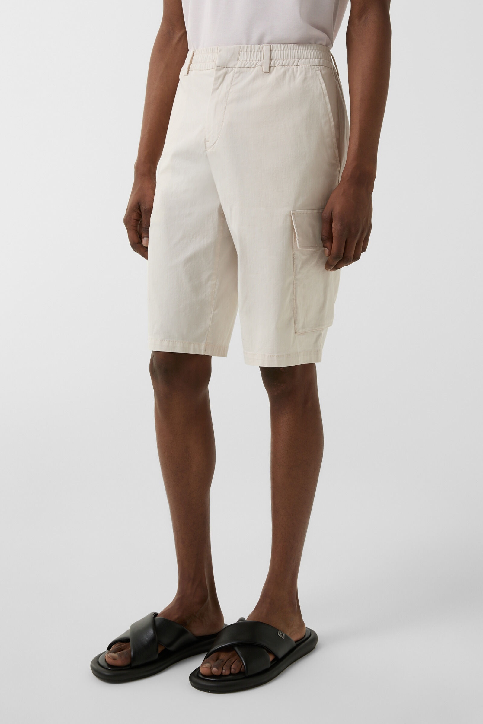 Marc cargo shorts in Cream - 2