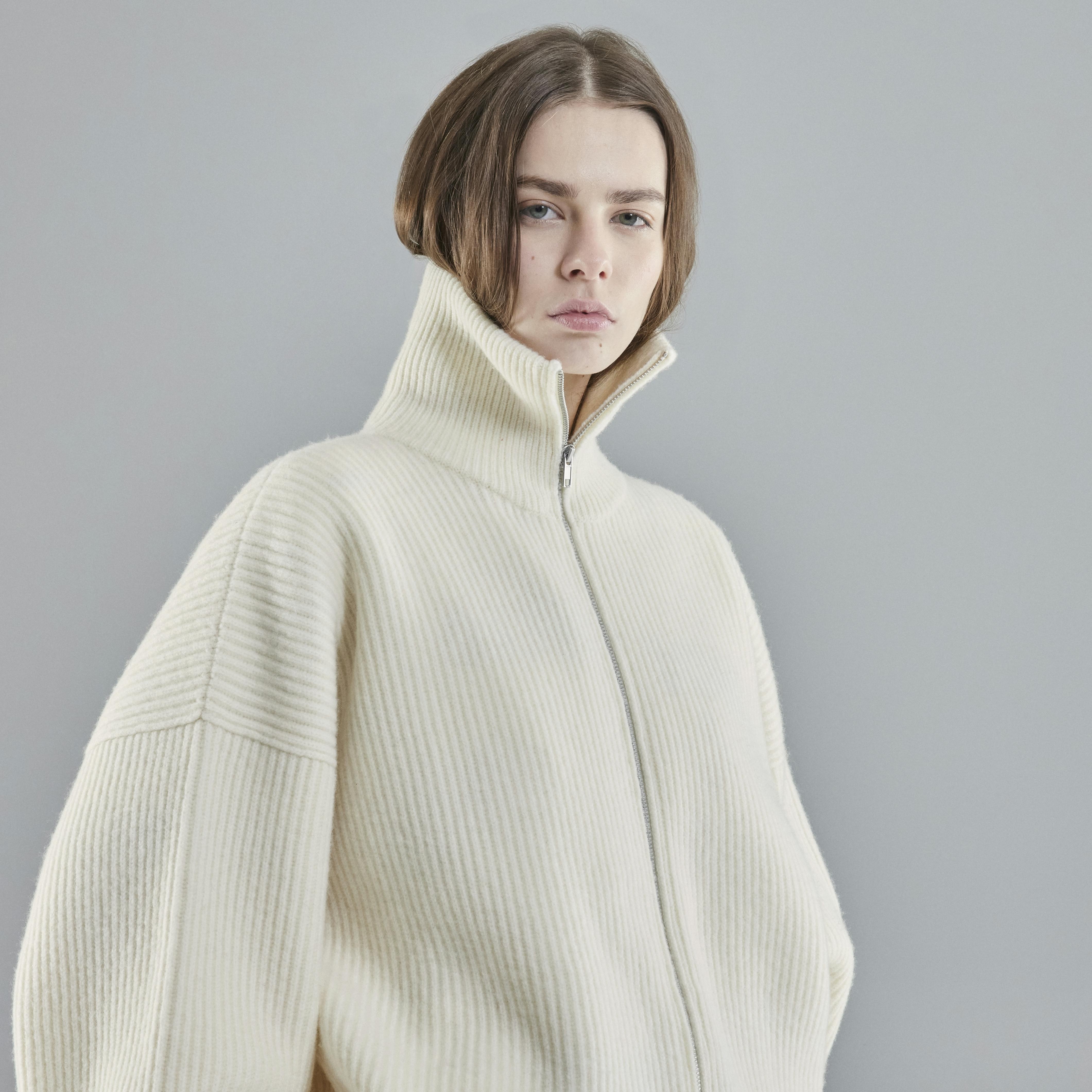 Vonarstræti Zipped Wool Sweater (Unisex) - 5