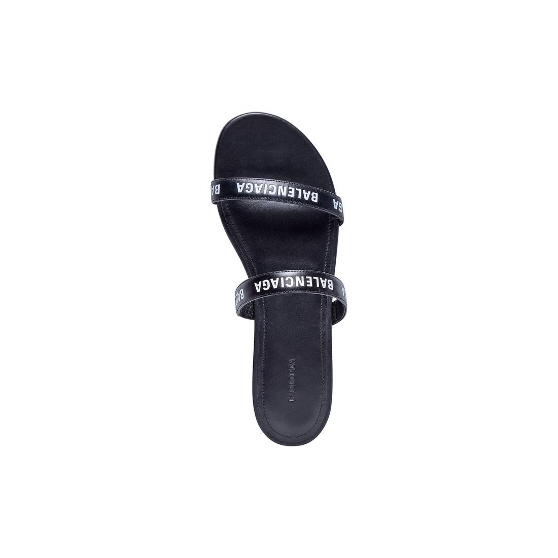 Women's Round Flat Sandal  in Black - 6