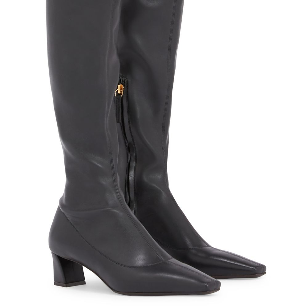 Janiee Plus 45 - 4