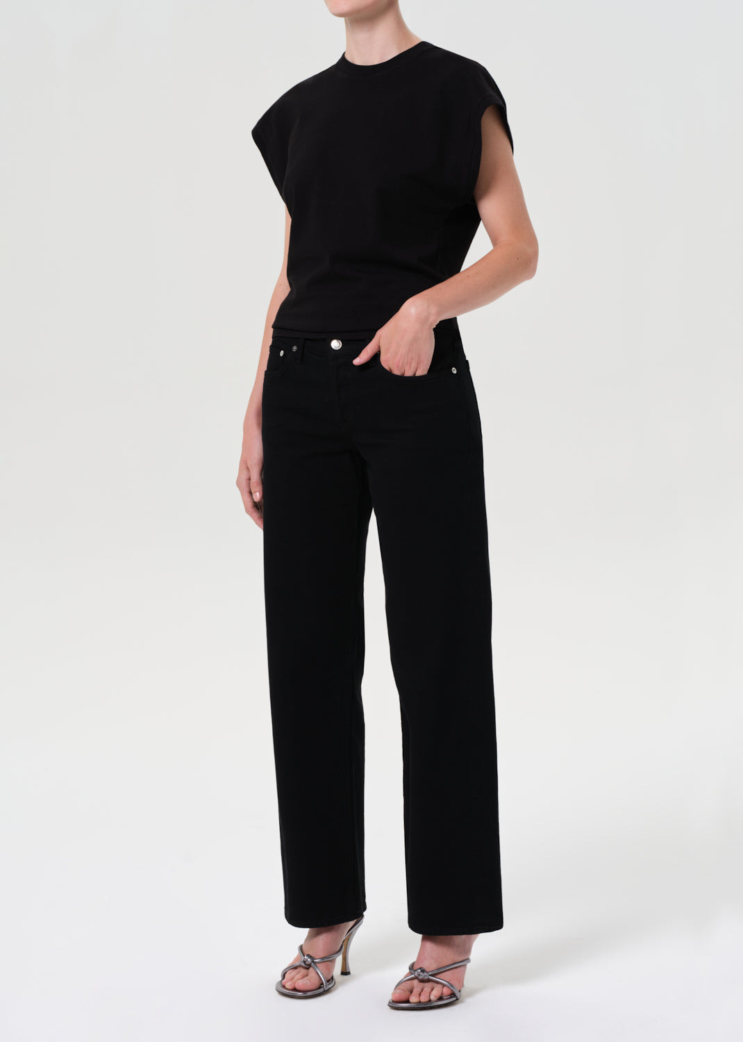 MEG TEE IN BLACK - 4