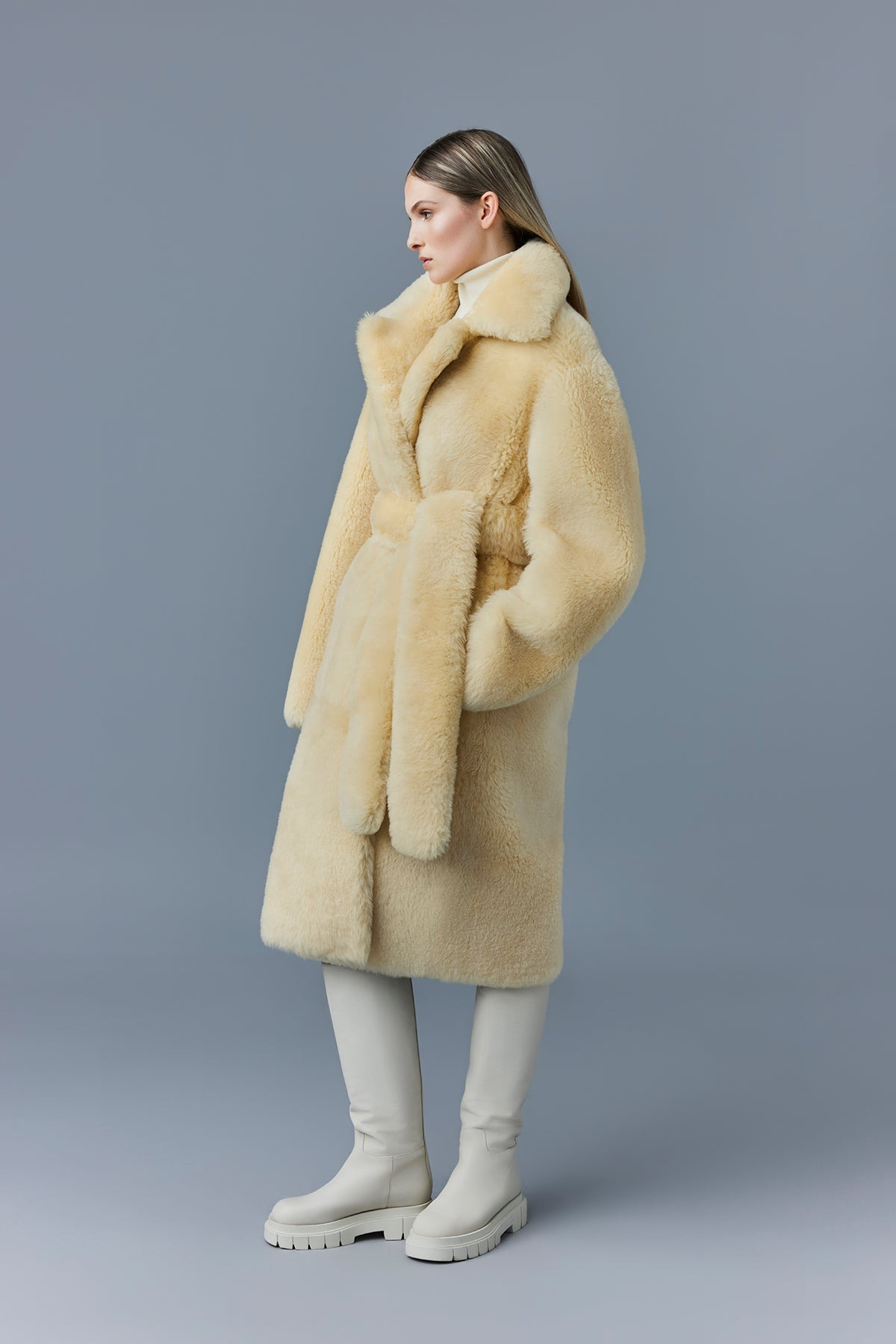 ETIENNE Shearling coat with belt - 4