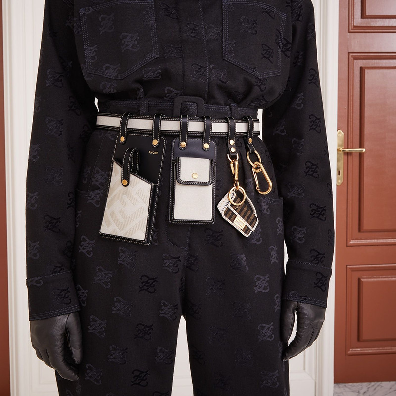 FENDI White leather key ring outlook