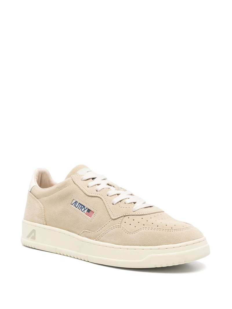 AUTRY Medalist low sneakers outlook