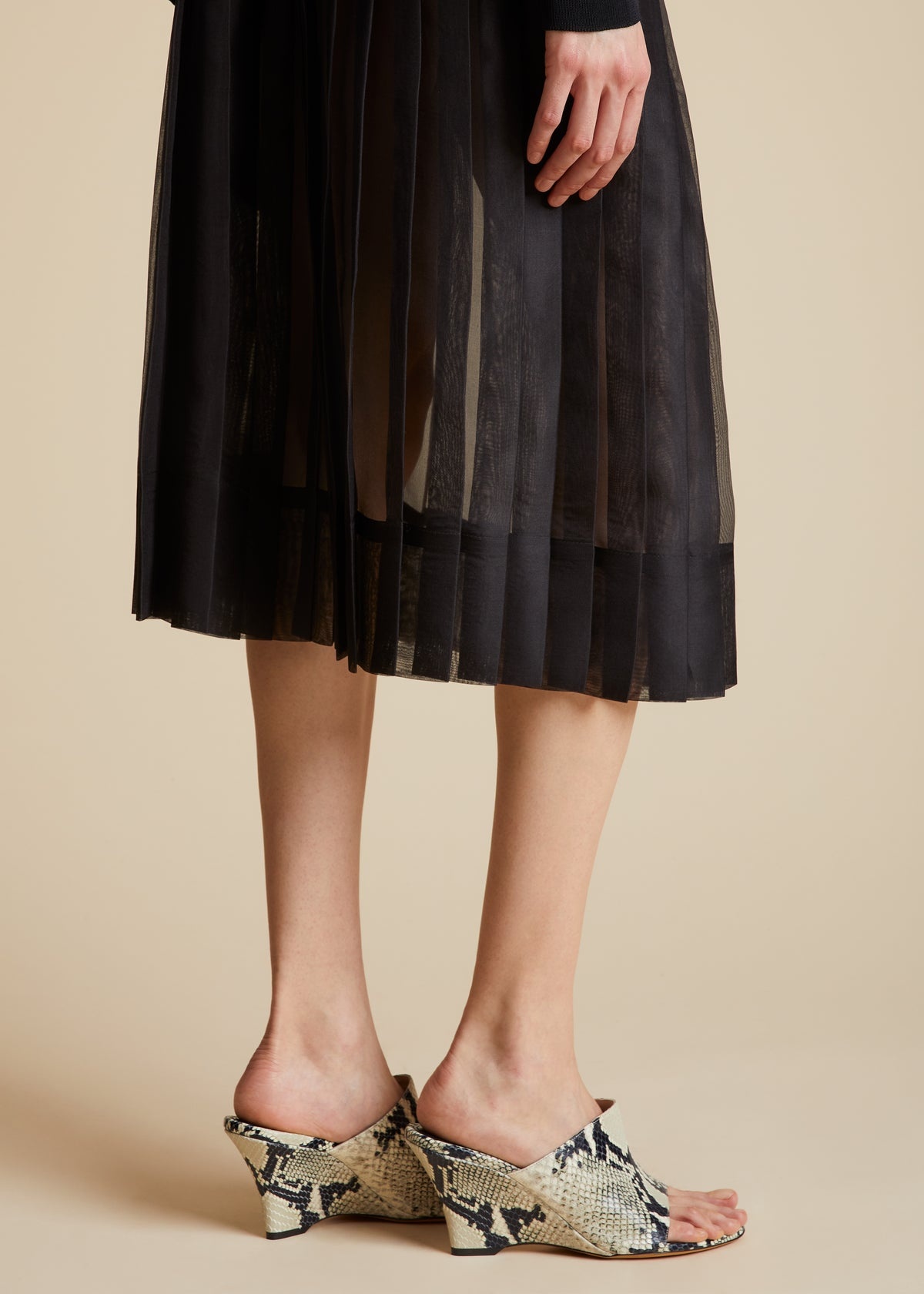 The Tudi Skirt in Black - 5