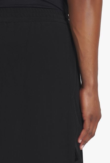 Black eco-designed crêpe shorts - 8