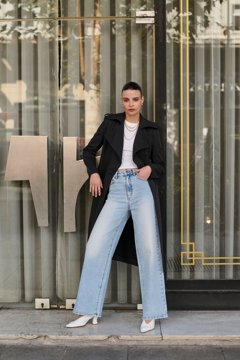 BARDOT Heidi Wide Leg Jean In Light Denim outlook