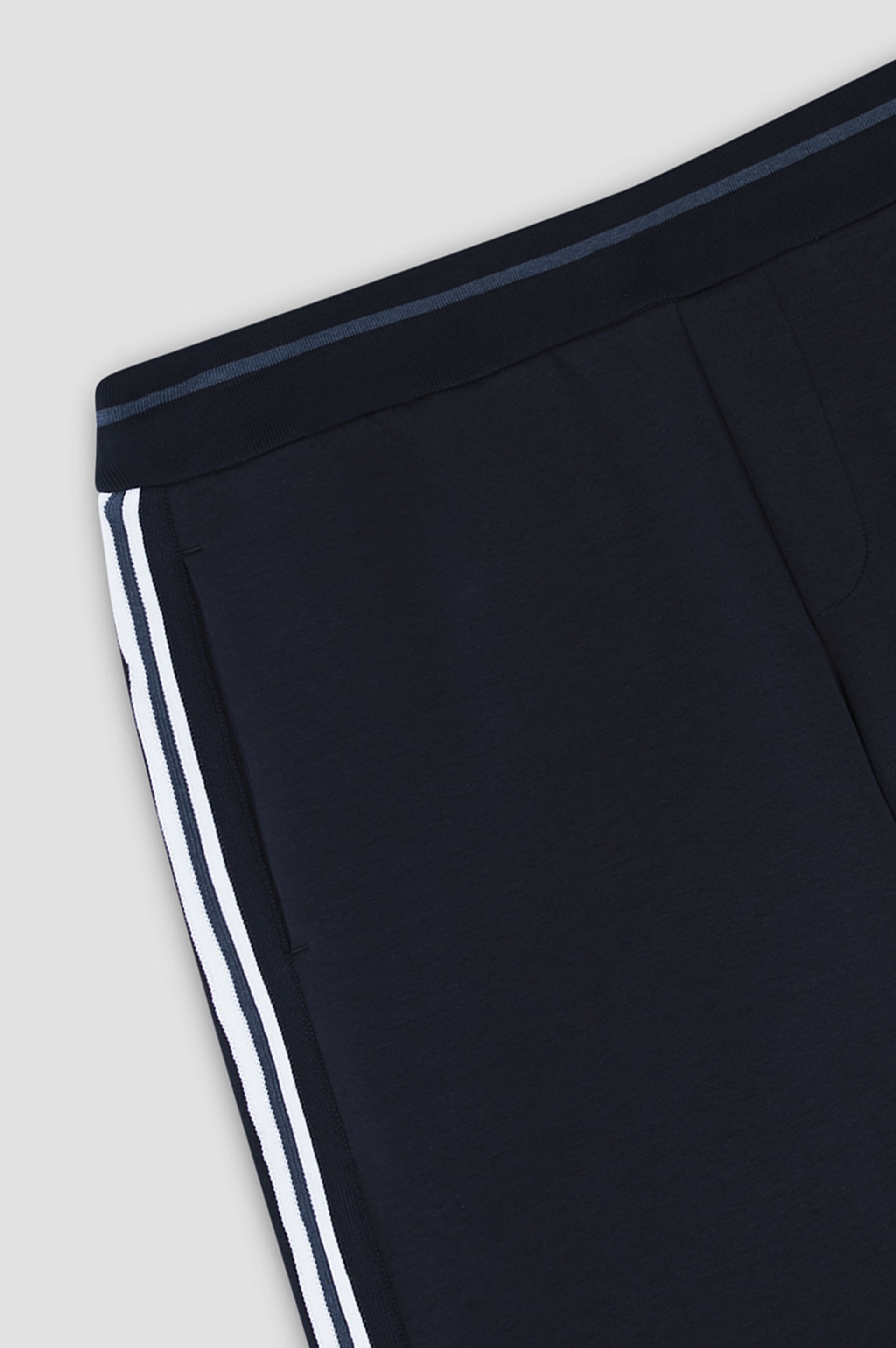 X-SOFT FLEECE SPORTS BERMUDA WITH STRIPED DETAILS - 5