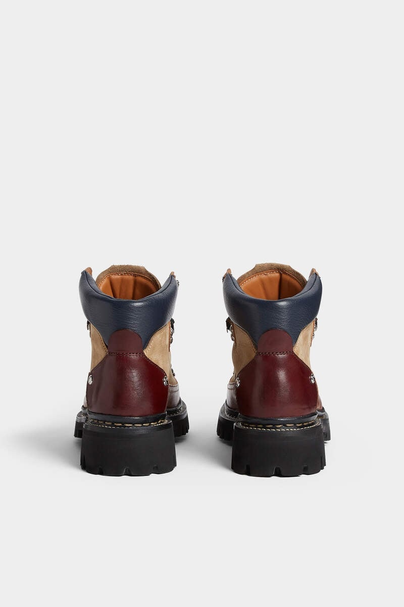 CANADIAN HIKING BOOTS - 7