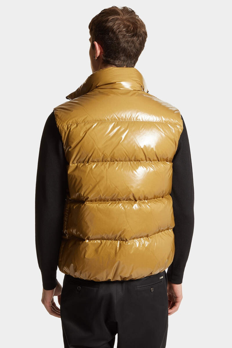 ULTRA LIGHT DOWN VEST 4