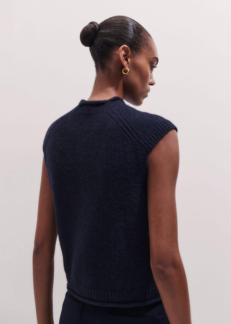 Roll Trim Knit Vest 5