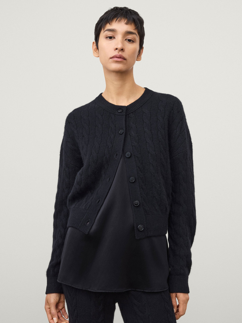 LISA YANG The Cassie Cardigan outlook